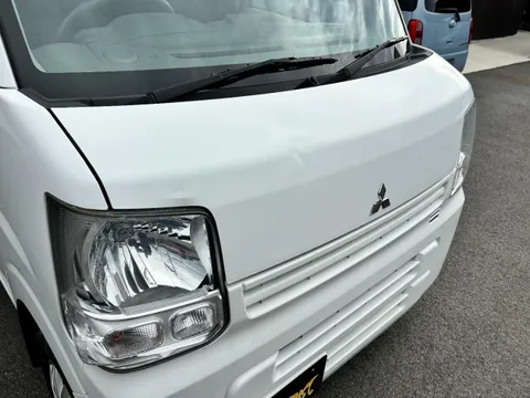 Mitsubishi Minicab Van