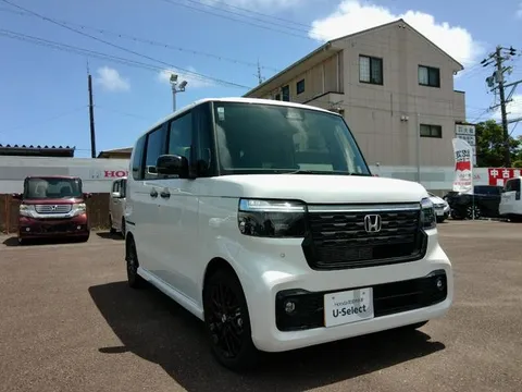Honda N-BOX Custom