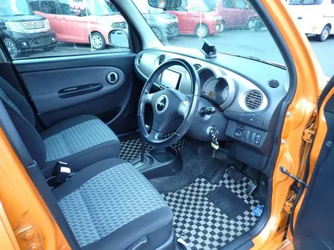 Daihatsu Mira Gino