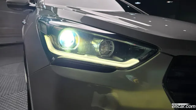 Hyundai Grand Santa Fe (Maxcruz)