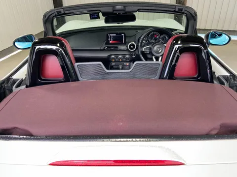 Mazda MX-5 (Roadster)