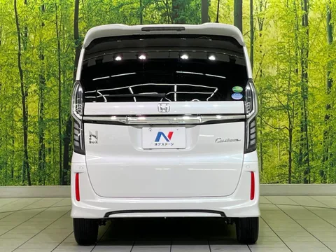 Honda N-BOX Custom