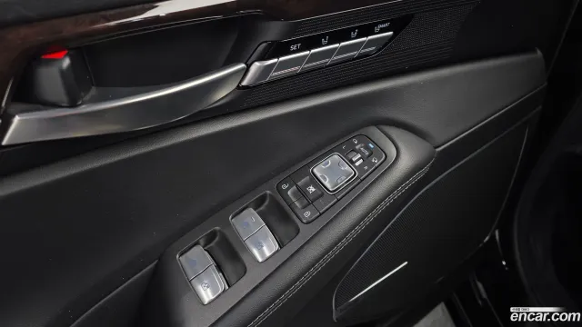 Genesis G90 (EQ900)