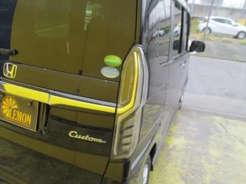 Honda N-BOX Custom