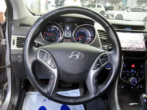 Hyundai Elantra (Avante)