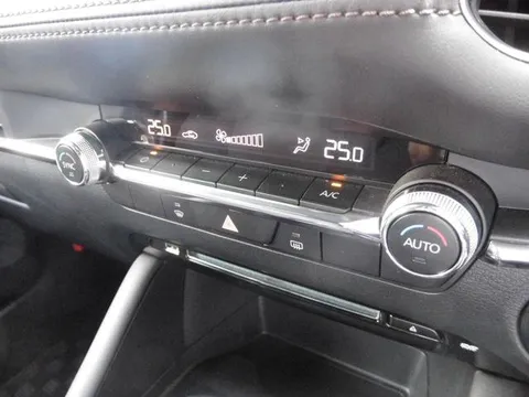 Mazda MAZDA3 Fastback