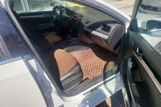 Volkswagen Sagitar