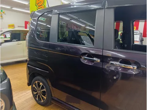Honda N-BOX Custom