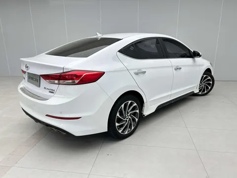 Hyundai Elantra (Avante)