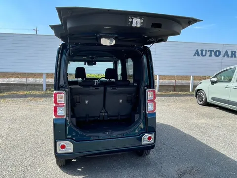 Toyota Pixis Mega