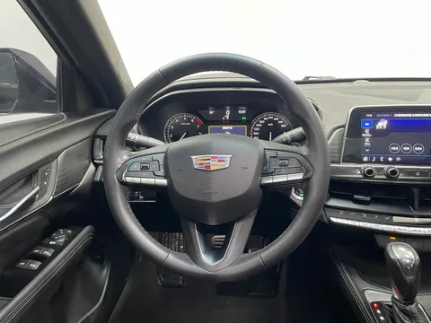 Cadillac CT4