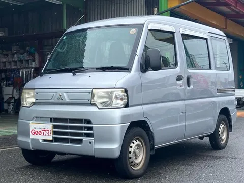 Mitsubishi Minicab Van