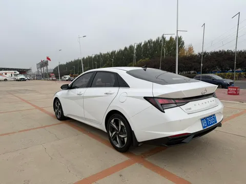 Hyundai Elantra (Avante)
