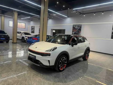 Lynk & Co 06