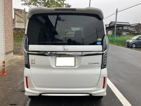 Honda N-BOX Custom