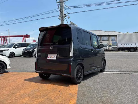 Honda N-BOX Custom