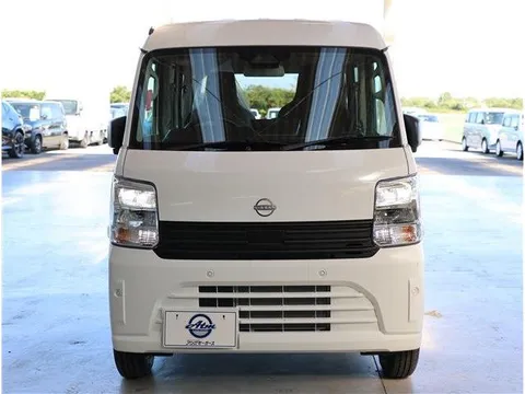 Nissan Clipper Van