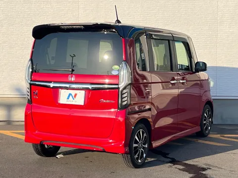 Honda N-BOX Custom