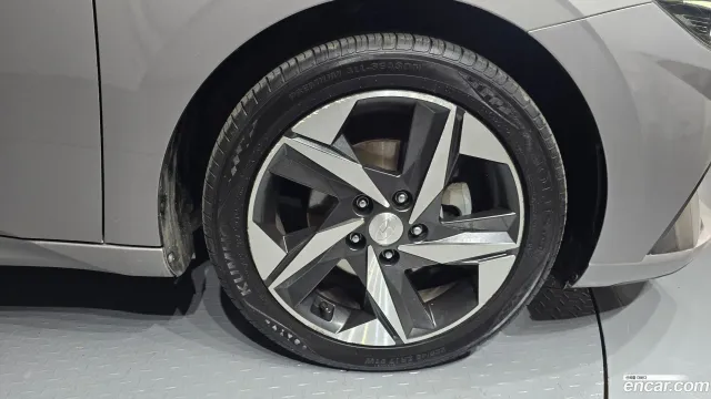 Hyundai Elantra (Avante)