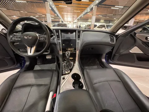 Infiniti Q50L