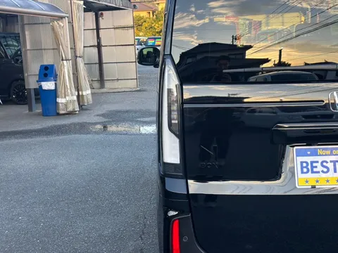 Honda N-BOX Custom