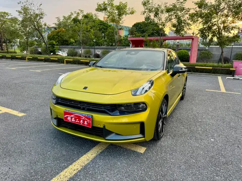 Lynk & Co 03