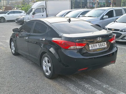 Hyundai Elantra (Avante)