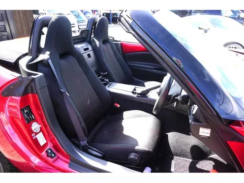 Mazda MX-5 (Roadster)