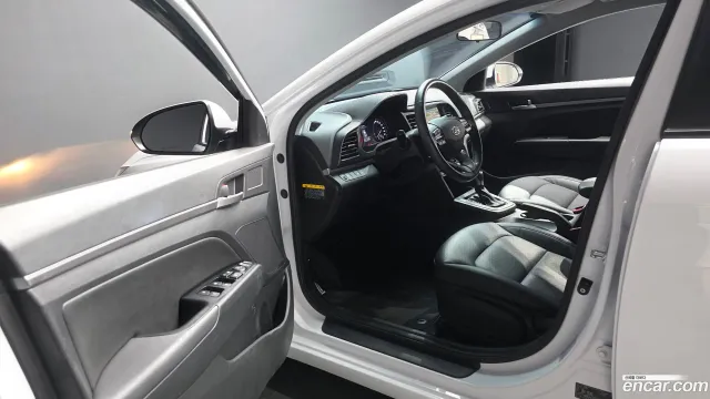Hyundai Elantra (Avante)