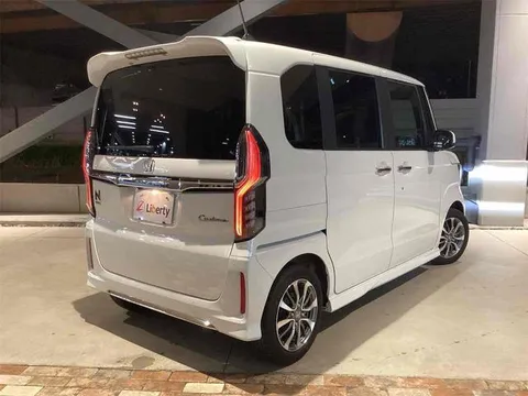 Honda N-BOX Custom