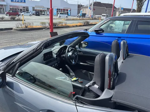 Mazda MX-5 (Roadster)