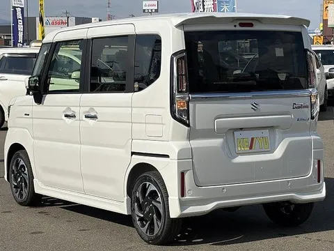 Suzuki Spacia