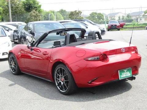 Mazda MX-5 (Roadster)