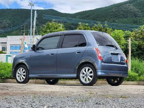 Daihatsu Mira Gino