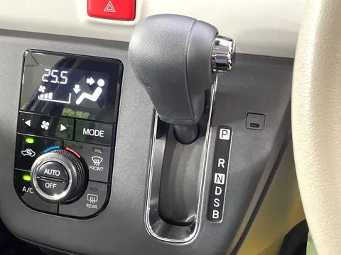 Daihatsu Mira Tocot