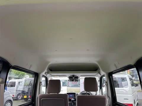 Nissan Clipper Van