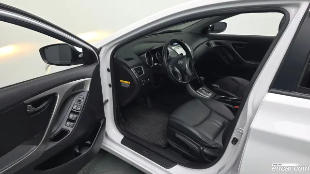 Hyundai Elantra (Avante)