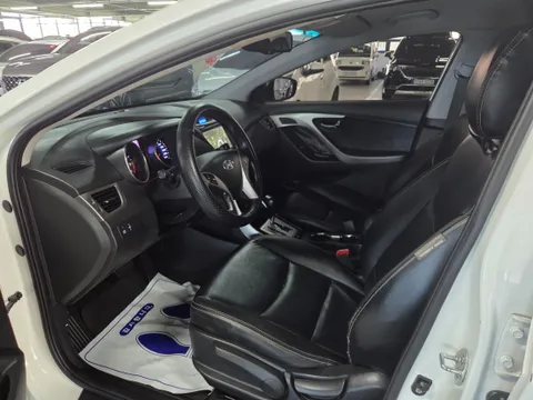 Hyundai Elantra (Avante)