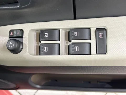 Daihatsu Mira Tocot
