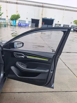 Roewe i5