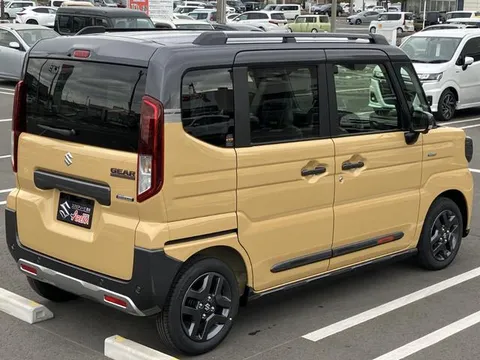 Suzuki Spacia Gear