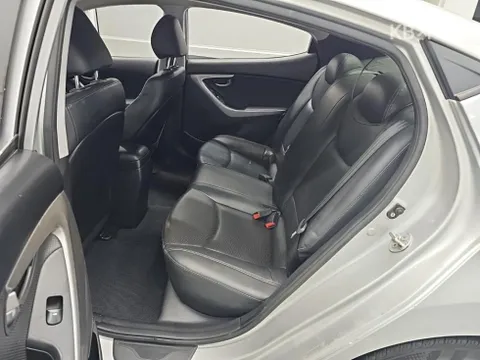 Hyundai Elantra (Avante)