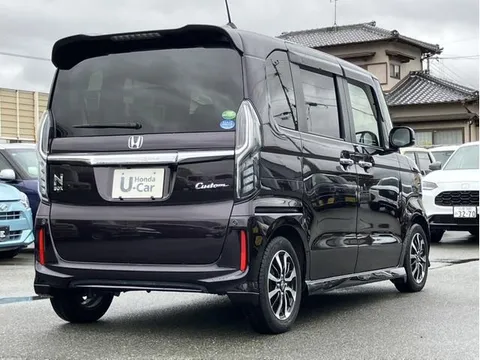Honda N-BOX Custom