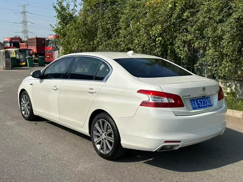 Peugeot 408