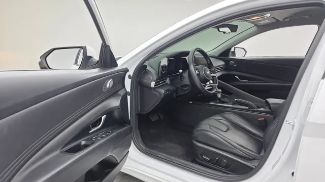 Hyundai Elantra (Avante)