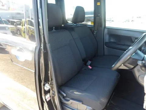 Toyota Pixis Mega