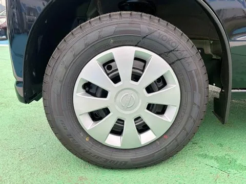 Nissan Clipper Van