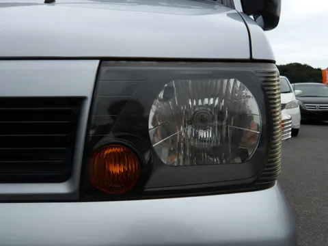Nissan Clipper Van