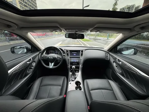 Infiniti Q50L