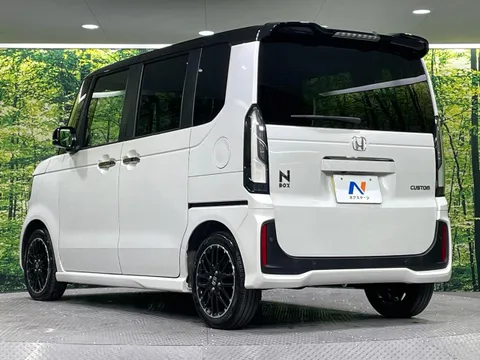 Honda N-BOX Custom